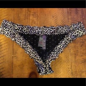Victoria’s Secret PINK black/leopard Sheer Thong